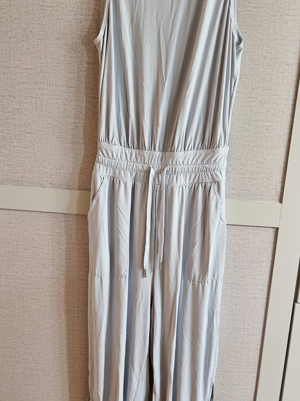 HALARA Light Gray Smooth Sleeveless Jumpsuit